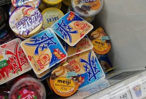 明治 キャラメル チョコアイスパフェ コンビニ