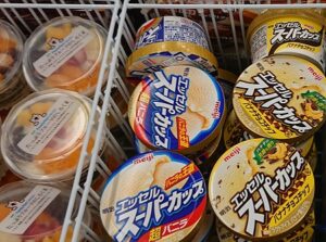 スーパーカップ バナナチョコチップ コンビニ どこで売ってる