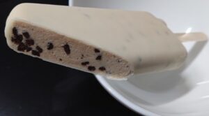 ハーシー クッキー クリーム アイスバー コンビニ どこで売ってる