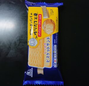 ビスケットサンド パイシュークリーム 値段