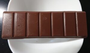 板チョコアイス マカダミア 販売店 スーパー